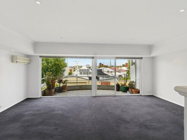 City views, stunning space and unbeatable lifestyle