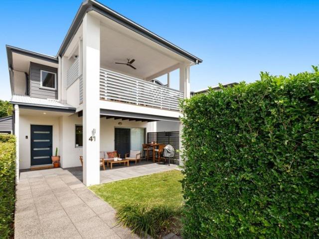 City Views, Space and Easy Living