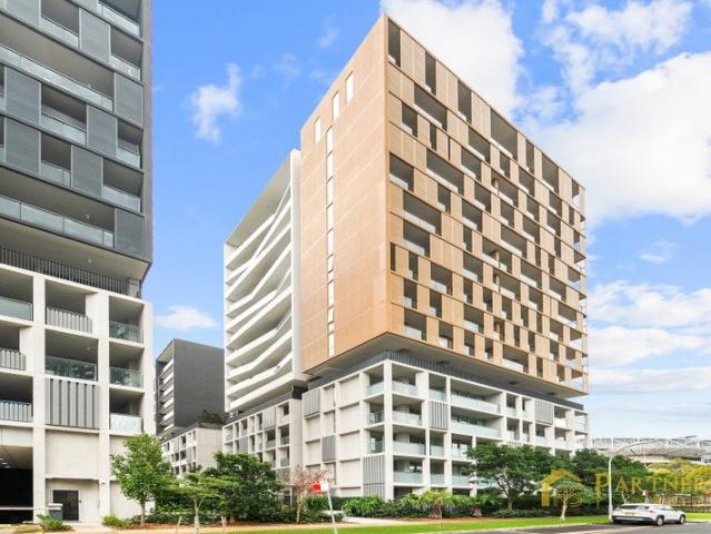 City Views Two Bedroom with Study Retreat Steps From Olympic Park