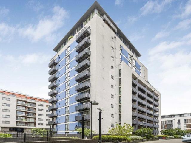 City Walk, London SE1 2 bed flat to rent £3,000 pcm £692 pw