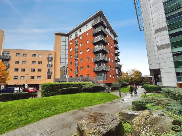 City Walk, Leeds, West Yorkshire LS11, 2 bed flat to rent, £1,195 pcm | PrimeLocation