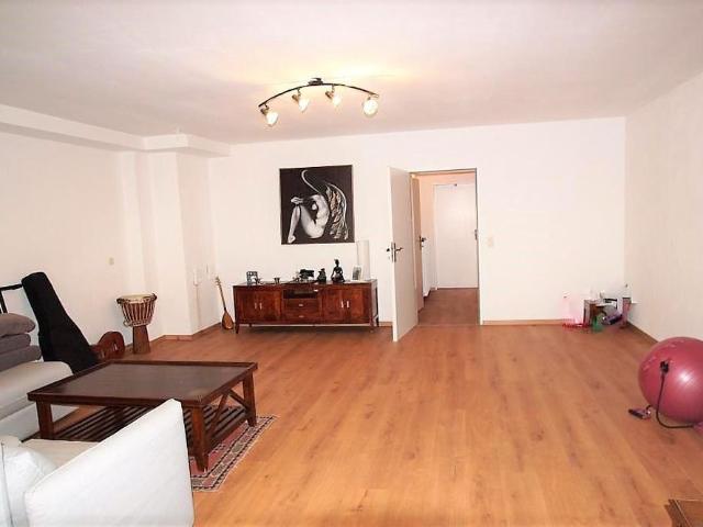 CITYHOUSE: Reihenhaus mit EBK, Garten und Balkon mit Blick auf den Pescher See