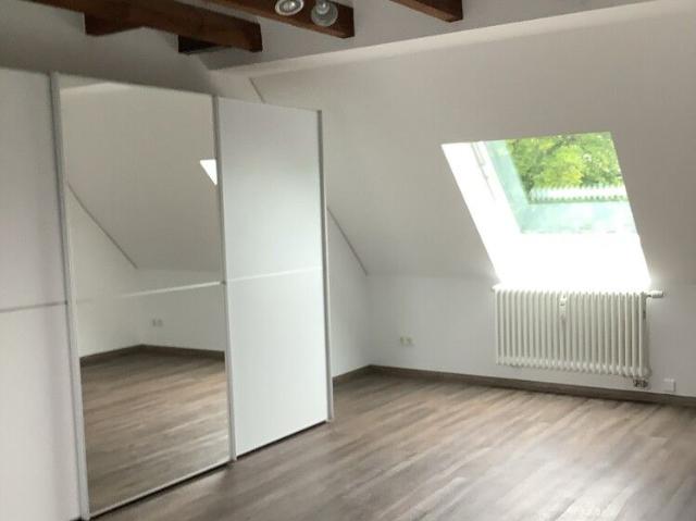 Citynah u. sonnig – Stilvolle Wohnung mit großzügiger Dachterrasse und moderner Einbauküche