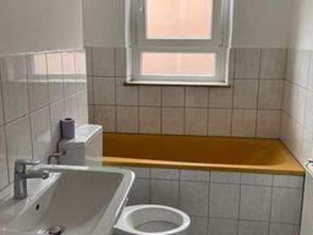 CITYNAH WOHNEN!Renovierte 3 Zimmer Whg mit Balkon, Schützenstr.