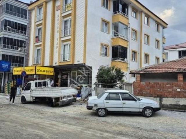 Civan Emlaktan Mesut Kuru Caddesine Cepheli Satılık Daire