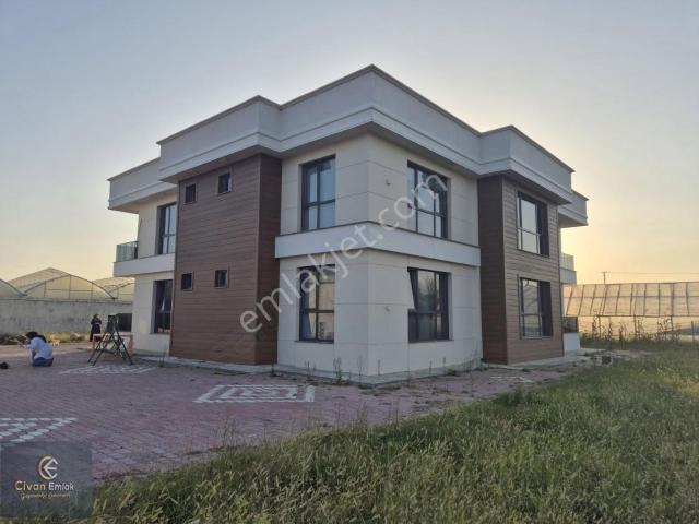 Civandan Çarşamba Melikte 4700 M2 Arsa İçinde Acil Satılık Villa