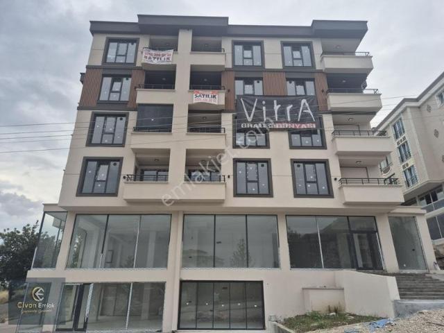 Civandan Rte Cepheli Ofise Uygun Yerden Isıtma Satılık 1+1