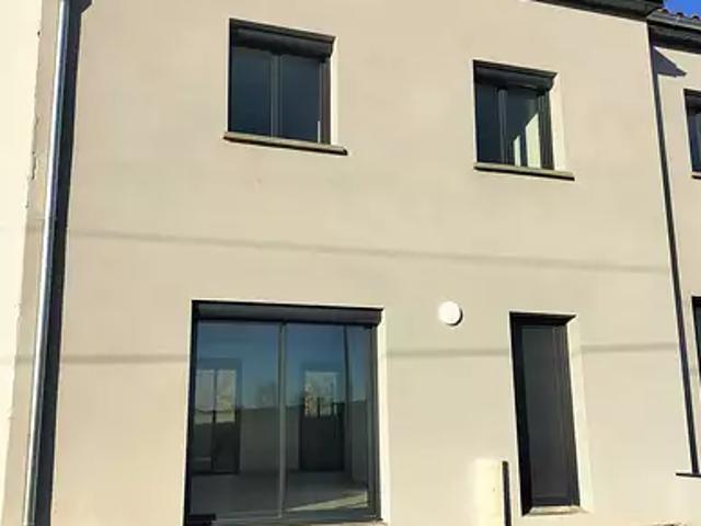 Civens 42110 Location maison 4 pièces t4