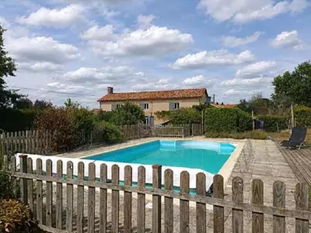 Civray 86400 Achat / Vente maison 5 pièces t5 piscine