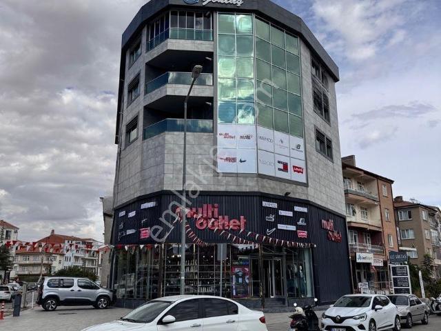 Coşar Gayrimenkul’den Göktaş Plaza’da Emsalsiz Büyüklükte Full Eşyalı 1+1 Kiralık Daire