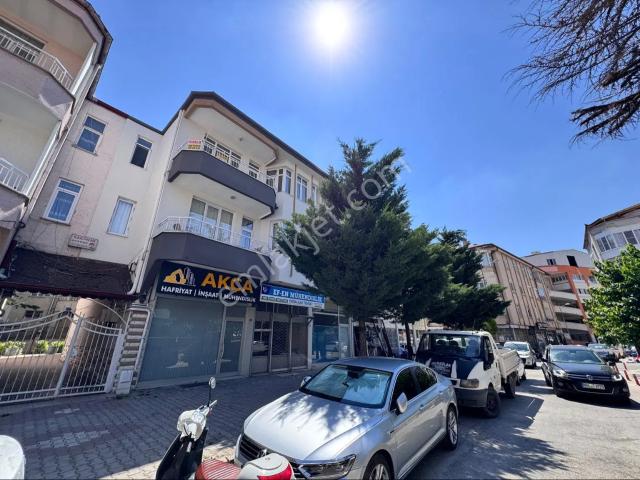 Coşar Gayrimenkul'den Hacı Hasanlı Mah.'de Temiz Masrafsız 3+1 Kiralık Daire