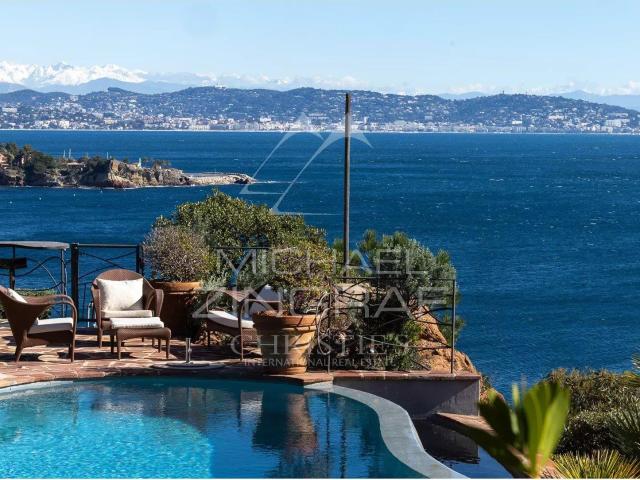 Co Exclusivité Theoule sur mer Proche Cannes Pieds dans. 391m² Théoule sur Mer