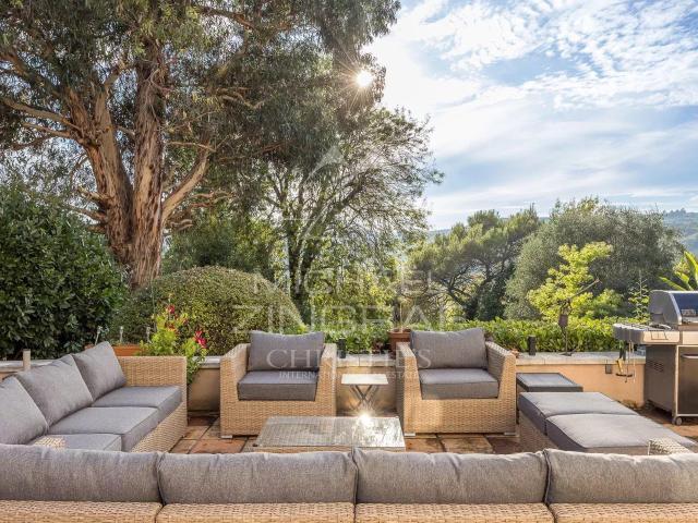 Co exclusivité: Bastide Aixoise d'exception 275m² La Colle sur Loup