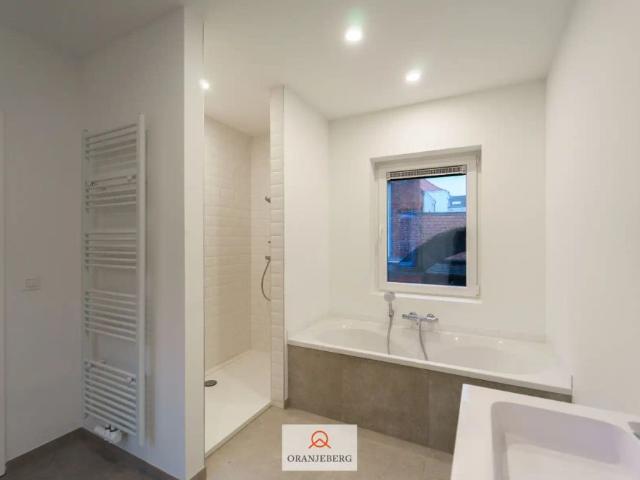 Co housing woning met 4 leefruimtes, 4 slpk's en 4 badkamers