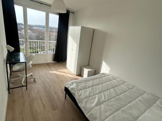 CO LOCATION BRON CENTRE VILLE appartement NEUF T5 EN COLOCATION