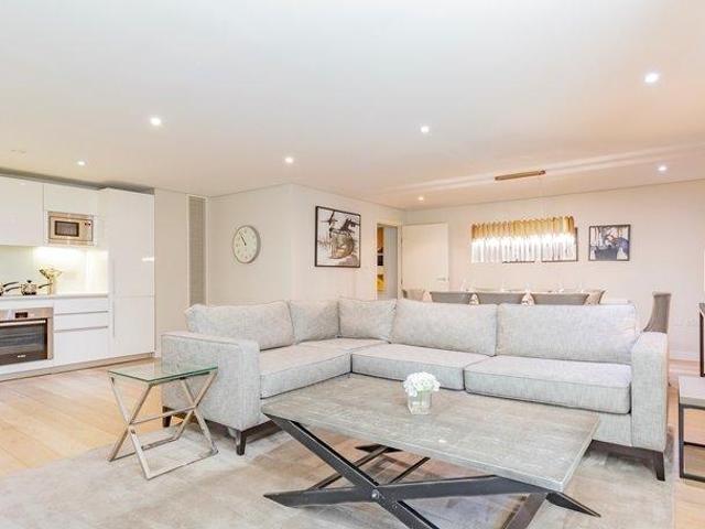 Co op Food, 4 Merchant Square, London, W2 1AY, United Kingdom | 3 bed apartment for rent #134702053 | Rentberry