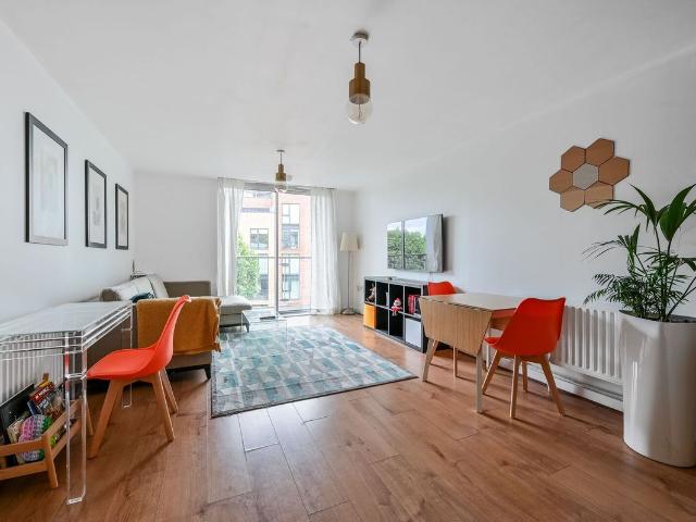 Co Operative House, Peckham Rye, London SE15, 2 bed flat to rent, £2,300 pcm | PrimeLocation