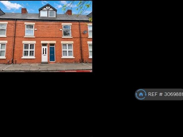 Co Operative St, Salford, M6 3 bed terraced house to rent £1,450 pcm £335 pw