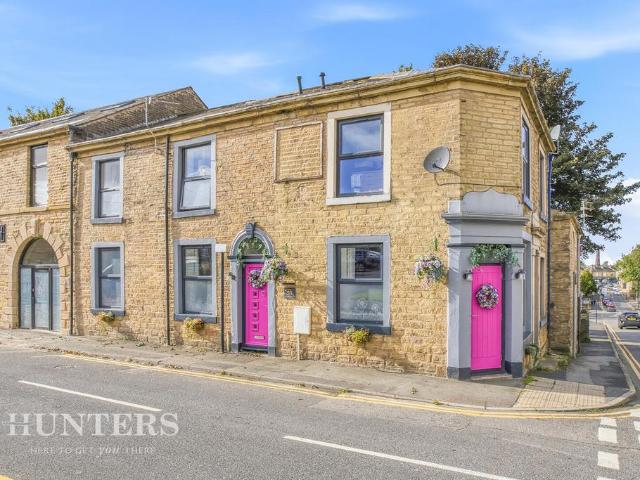 Co Operative Street, Springhead, Oldham 2 bed end of terrace house to rent £1,100 pcm £254 pw