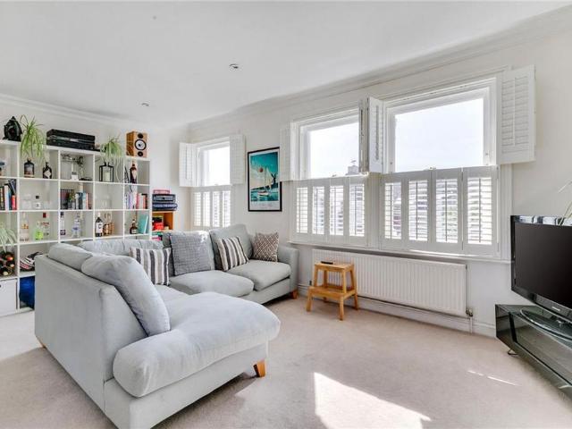 Comyn Road, London SW11 3 bed flat to rent £4,000 pcm £923 pw