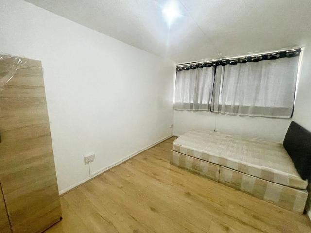 Comyns Close, London E16 1 bed in a house share to rent £750 pcm £173 pw