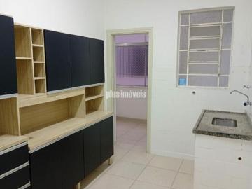 Com 79m² muito bem distribuídos, minutos do parque da Aclimação, com varanda ampla um diferencial
