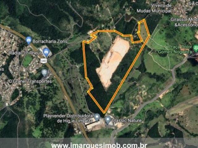 Com projeto e terraplanagem