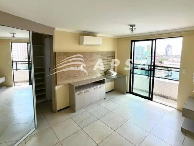 Com vista para o mar e localização privilegiada na praia de iracema, este apartamento de 112m² reúne