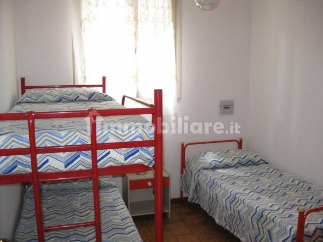Comacchio affitto trilocale non arredato con giardino