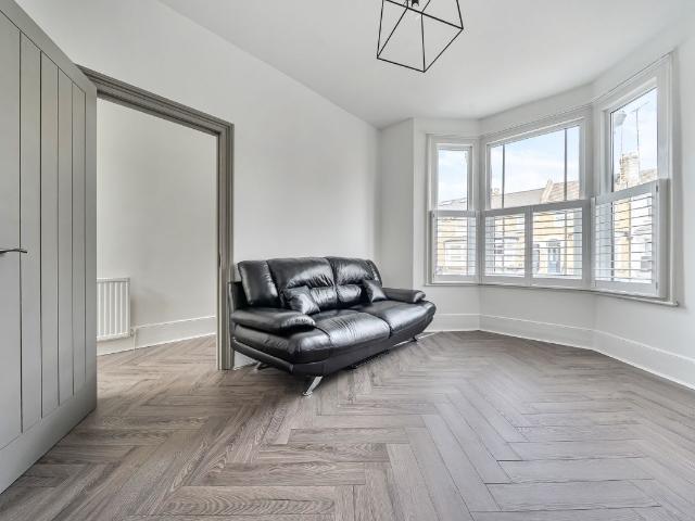 Combedale Road, London SE10, 3 bed semi detached house to rent, £3,750 pcm | PrimeLocation