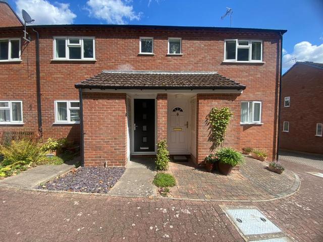 Comberton Court, KIDDERMINSTER 1 bed apartment to rent £695 pcm £160 pw
