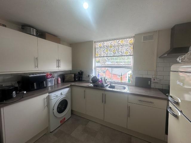 Comberton Hill, Kidderminster DY10, 2 bed flat to rent, £800 pcm | PrimeLocation