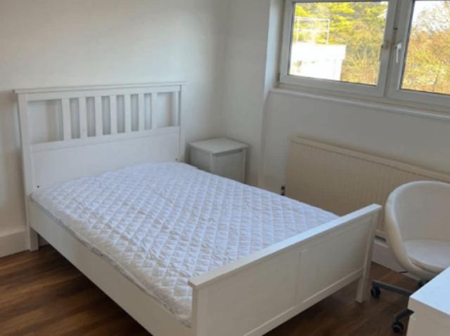 Comber Cl, London, NW2 1 bed in a house share to rent £800 pcm £185 pw
