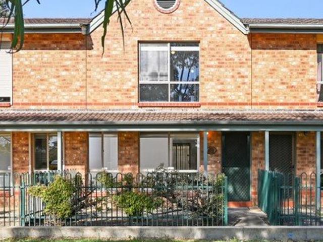 Come Home to Comfort in West Lakes