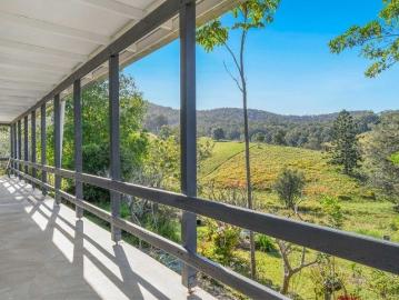 COUNTRY HOME, GRAZING LAND, GREAT VIEWS, 30 MINS TO COAST