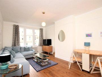 Comely Bank Grove, Comely Bank. 3 bed apartment to rent £1,875 pcm £433 pw