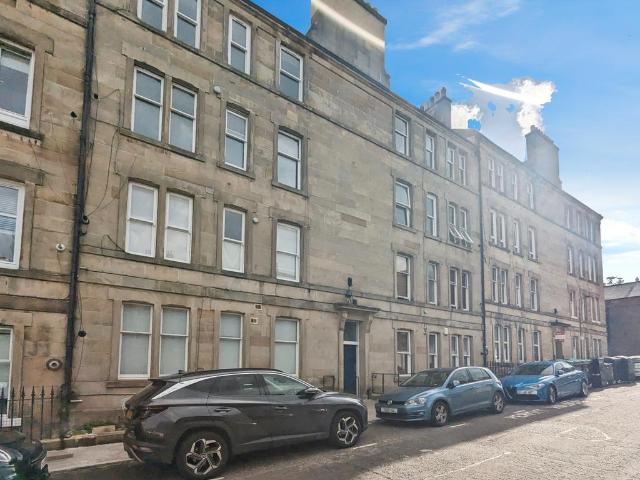 Comely Bank Row, Stockbridge. 1 bed flat to rent £1,350 pcm £312 pw
