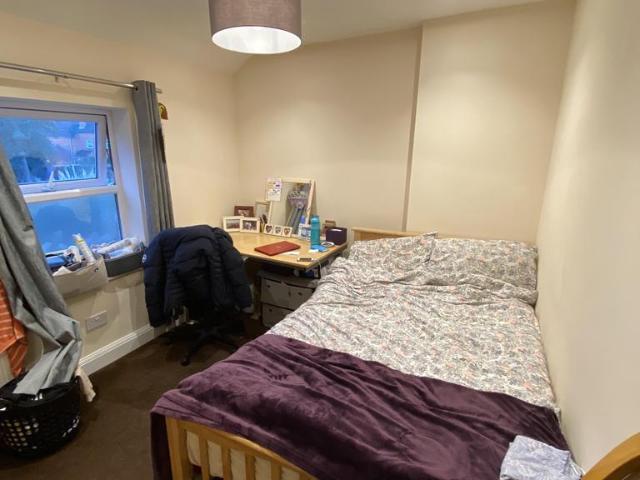 Comer Road 10 bed flat to rent £5,850 pcm £1,350 pw