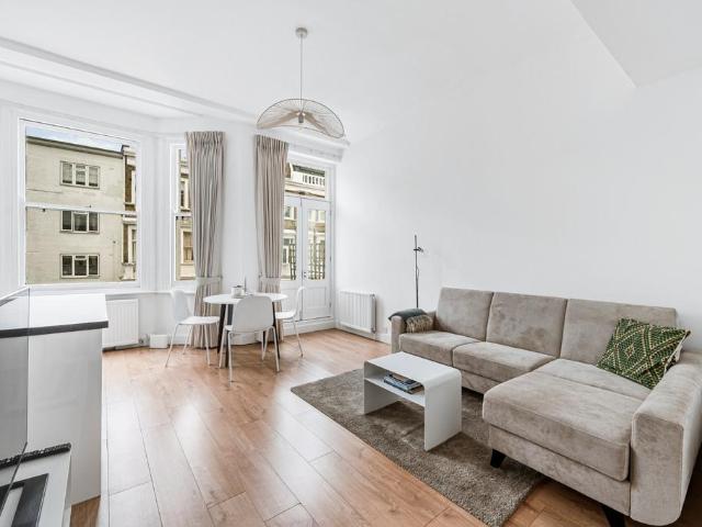 Comeragh Road, W14 1 bed flat to rent £3,200 pcm £738 pw