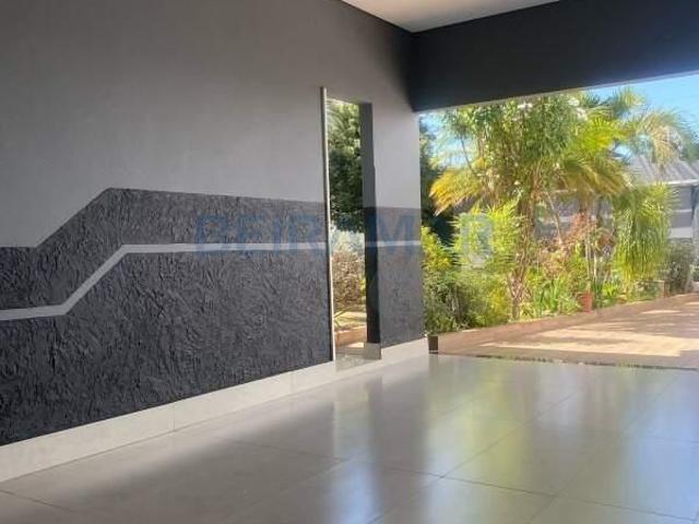 Comercial ou Residencial Casa de Condomínio 4 Quartos, 2 Suítes, DCE, 6 Vagas de Garagem para Locação na SHA Conjunto 4 Arniqueira