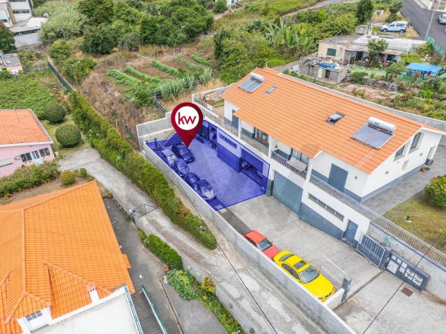 Comércio & Serviços Oficina Mecânica de Motos e Automóveis. 105m² Caniço