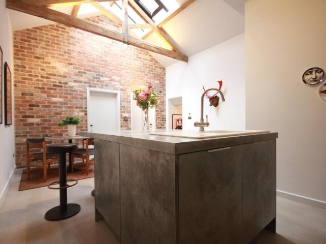 Comet Works, Princip Street. 3 bed apartment to rent £1,750 pcm £404 pw