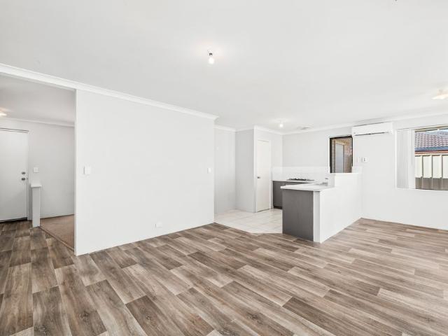 Comfort and Convenience! 3 Bedroom, 2 Bathroom Street Front Villa in Kelmscott