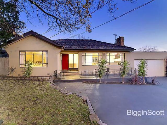 Comfort and Convenience Combined: 2 Bedroom Home in Boronia