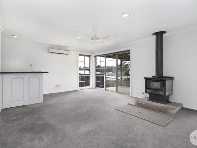 COMFORT AND CONVENIENCE IN A PRIME BROWN HILL LOCATION
