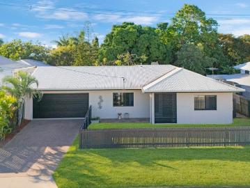 COMFORT AND CONVENIENCE IN A PRIME CITY LOCATION