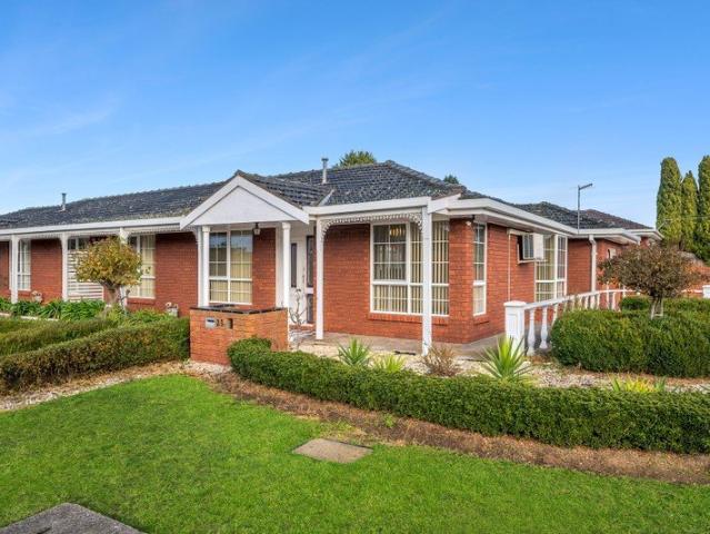 Comfort and Convenience in a Sought After Bell Park Pocket