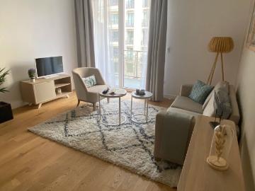 Comfort and Convenience: Spacious 3 Room Apartment