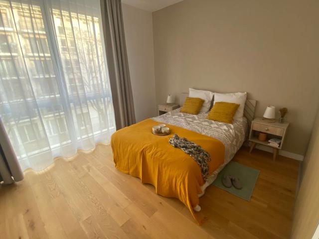 Comfort and Convenience: Spacious 3 Room Apartment