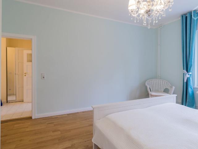 Comfort and elegance: exquisite appartment with direct access to Alexanderplatz, Berlin Amsterdam Apartments for Rent